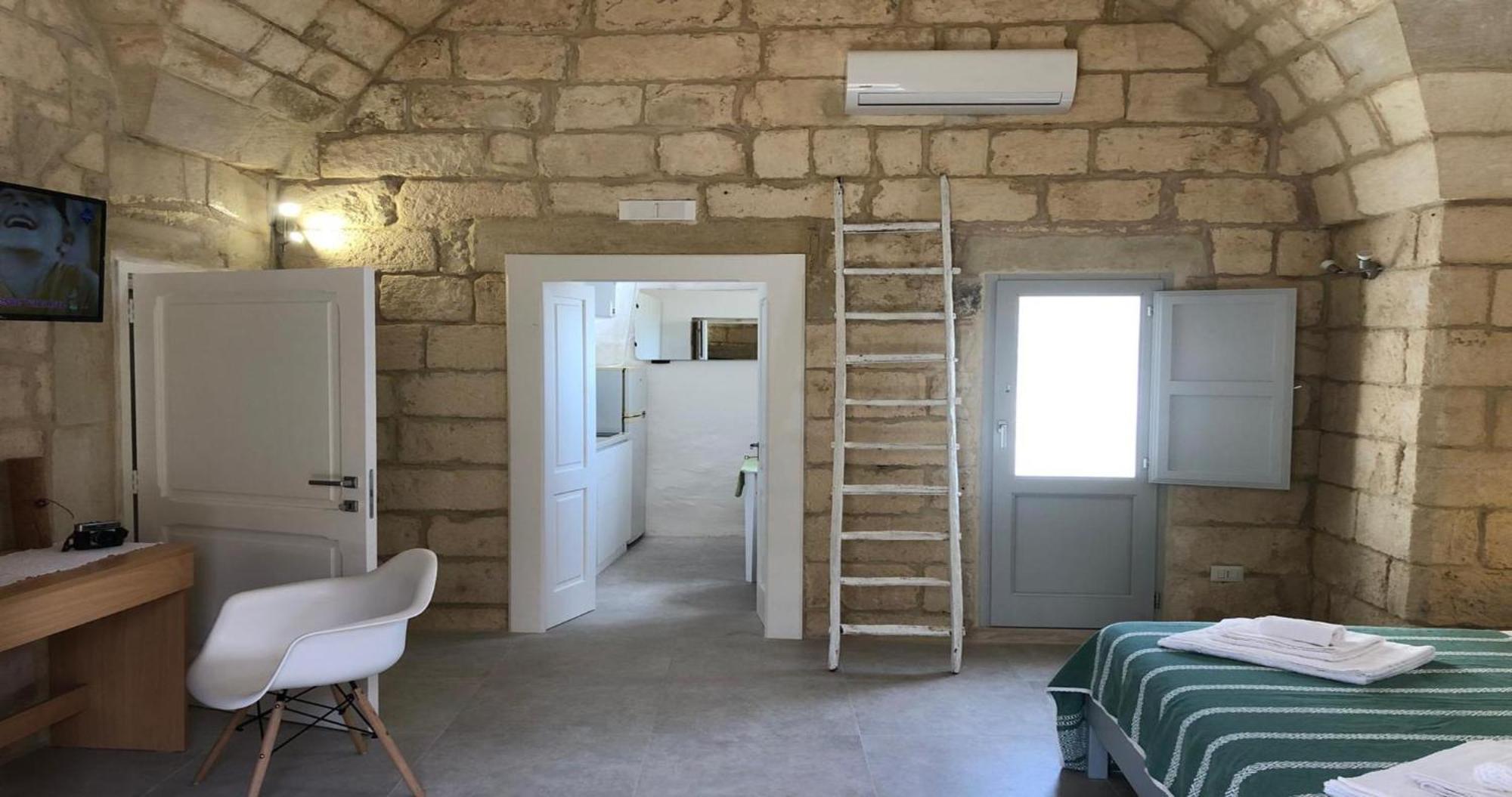 Odegos Monolocali Vico Sant'Antonio Villa Carpignano Salentino Kültér fotó
