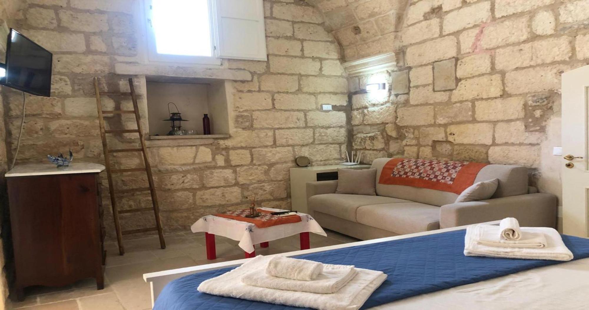 Odegos Monolocali Vico Sant'Antonio Villa Carpignano Salentino Kültér fotó