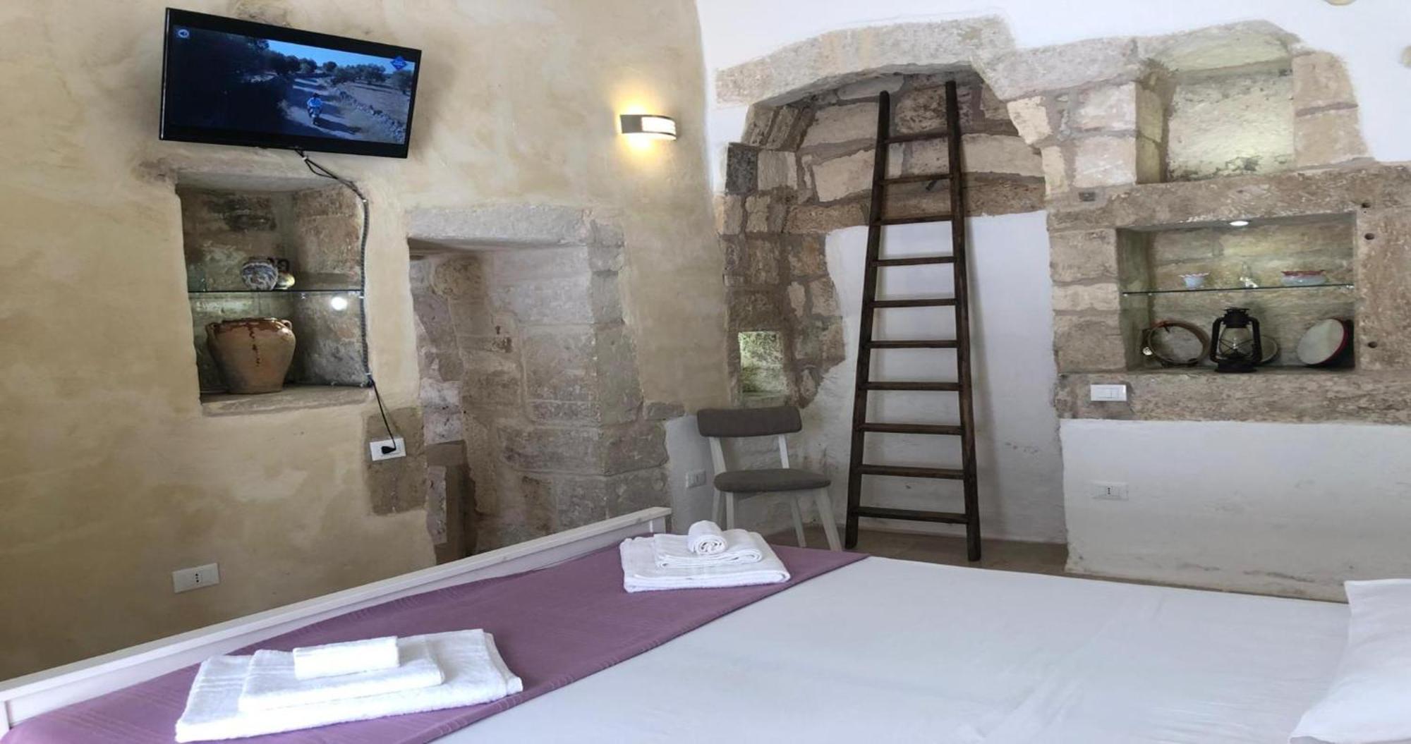 Odegos Monolocali Vico Sant'Antonio Villa Carpignano Salentino Kültér fotó